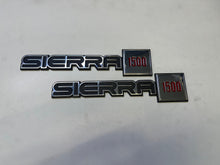 Load image into Gallery viewer, Sierra 1500 81-87 Emblems