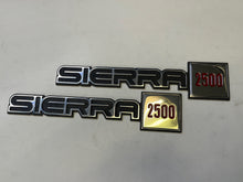 Load image into Gallery viewer, Sierra 2500 81-87 Emblems