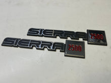 Load image into Gallery viewer, Sierra 2500 81-87 Emblems