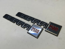 Load image into Gallery viewer, Sierra 2500 81-87 Emblems