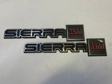 Load image into Gallery viewer, Sierra 3500 81-87 Emblems
