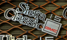 Load image into Gallery viewer, Sierra classic 15 GMC badges
